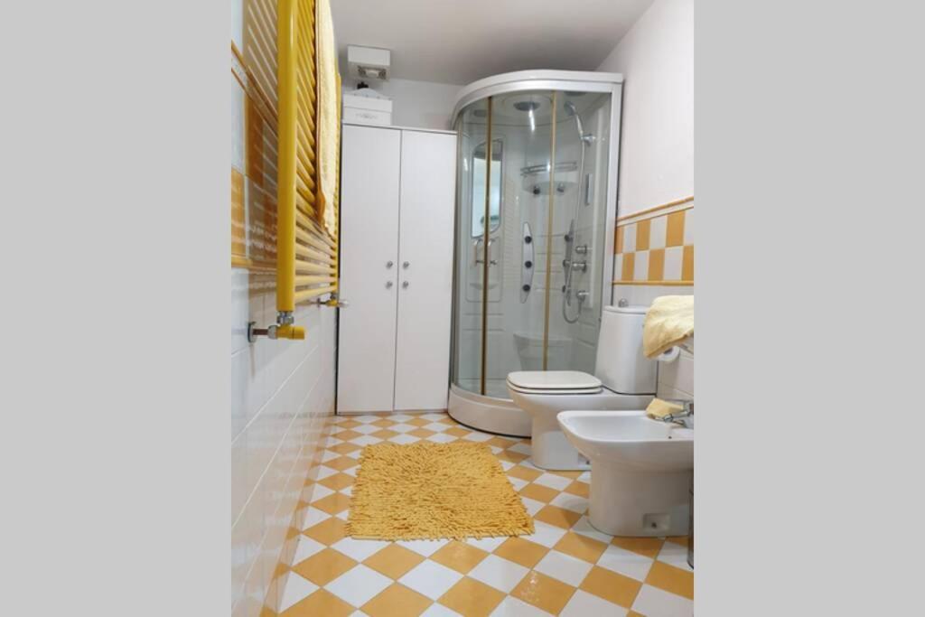 Villa Casa Della Cascata à Predore Extérieur photo