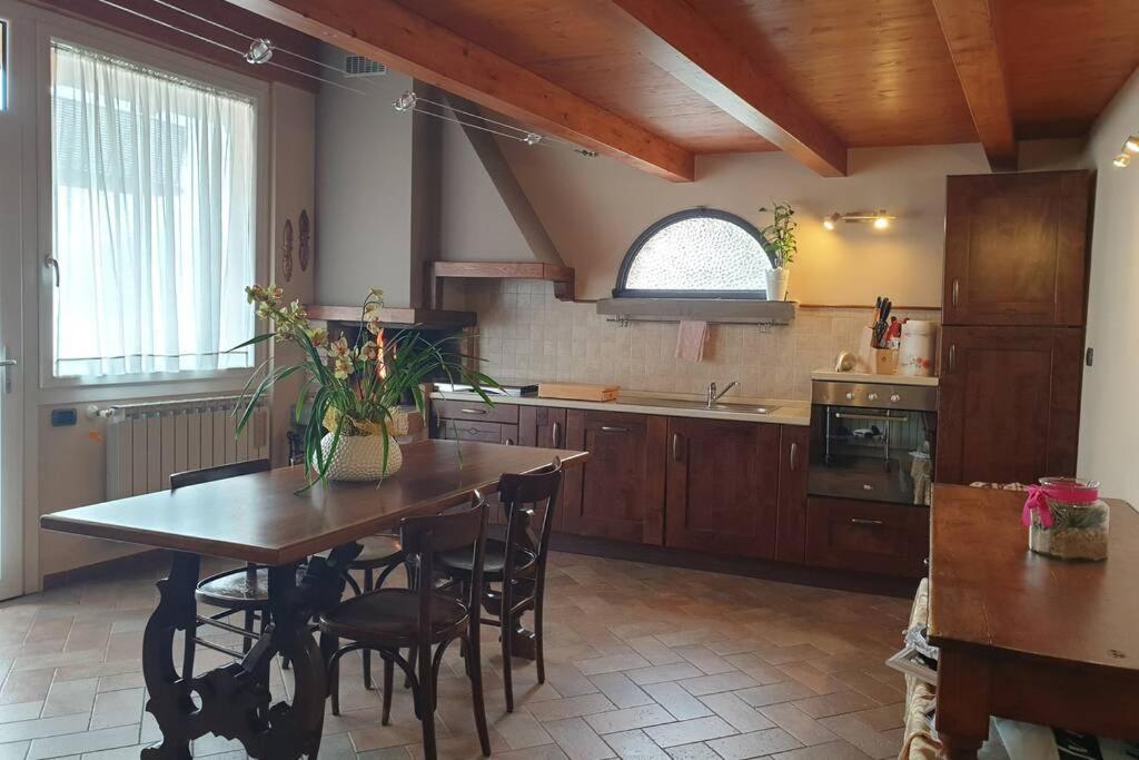 Villa Casa Della Cascata à Predore Extérieur photo